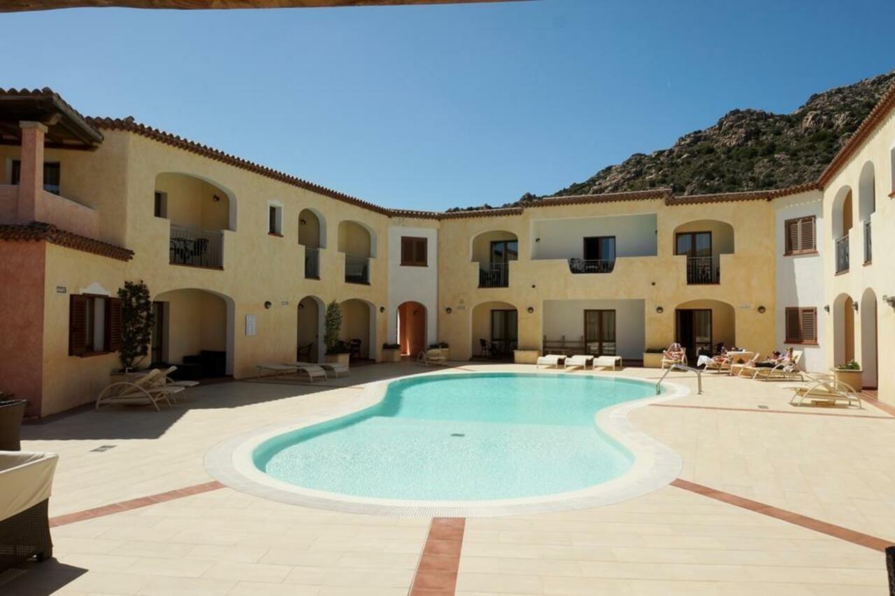Hotel Monti Di Mola Porto Cervo Bagian luar foto