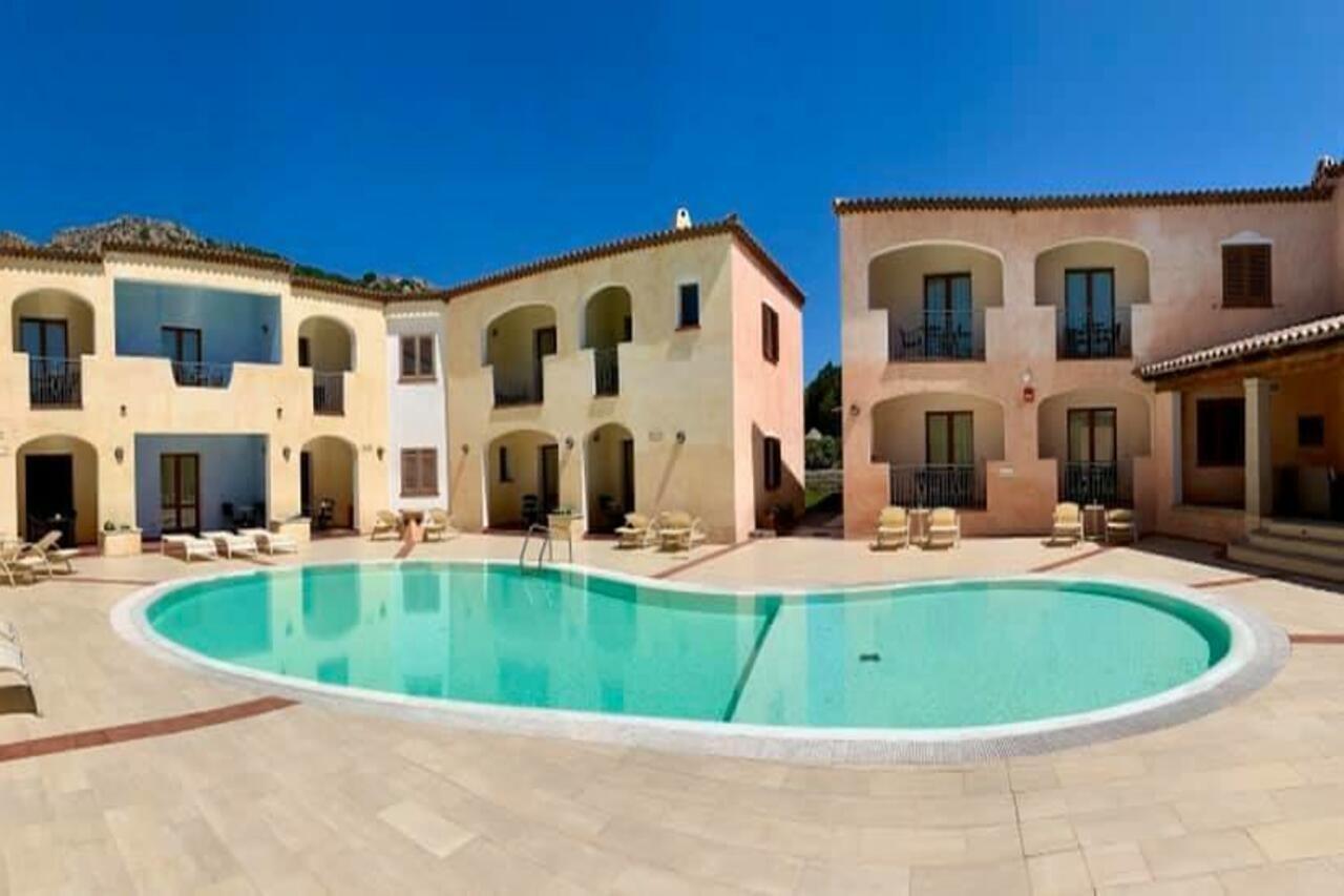 Hotel Monti Di Mola Porto Cervo Bagian luar foto