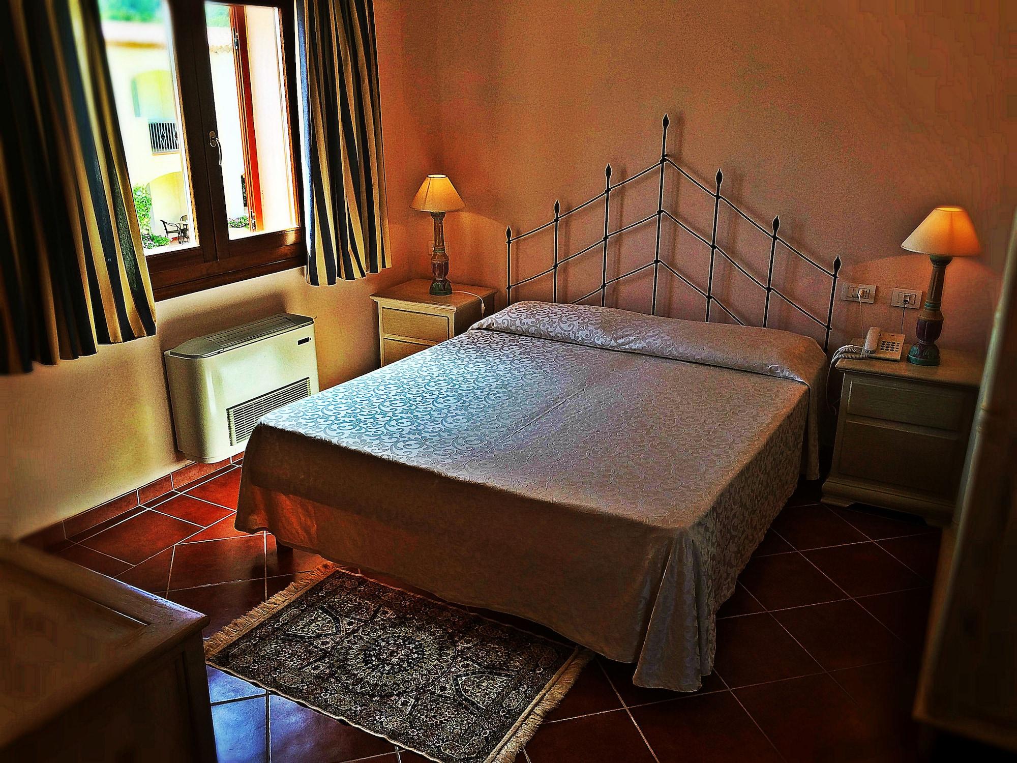 Hotel Monti Di Mola Porto Cervo Bagian luar foto