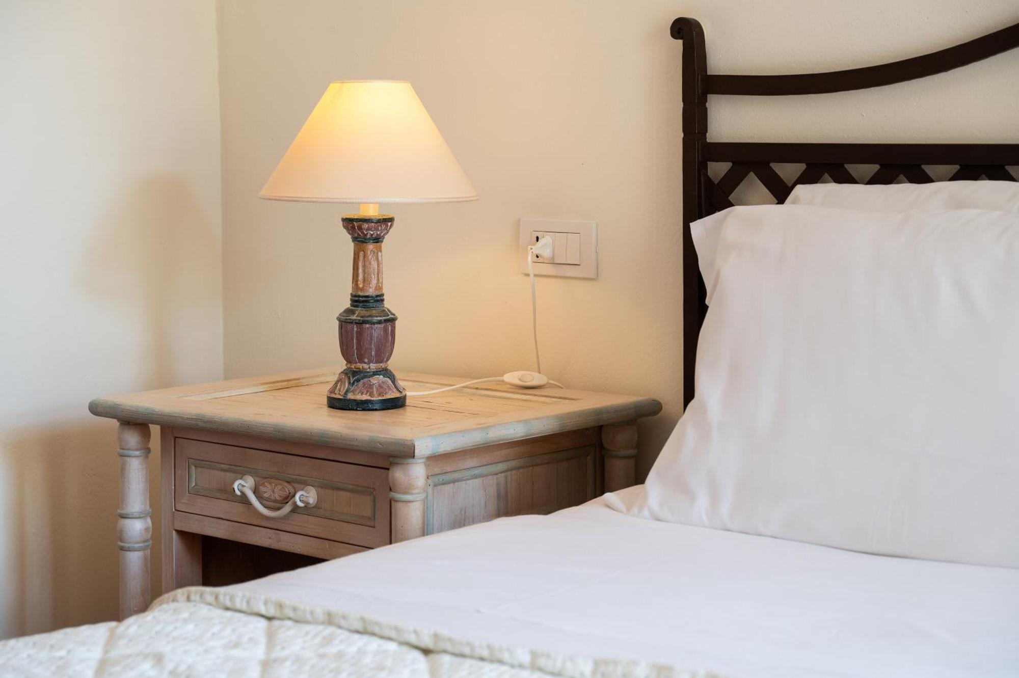 Hotel Monti Di Mola Porto Cervo Bagian luar foto