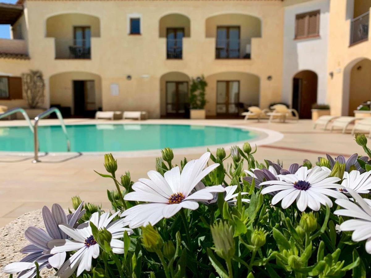 Hotel Monti Di Mola Porto Cervo Bagian luar foto